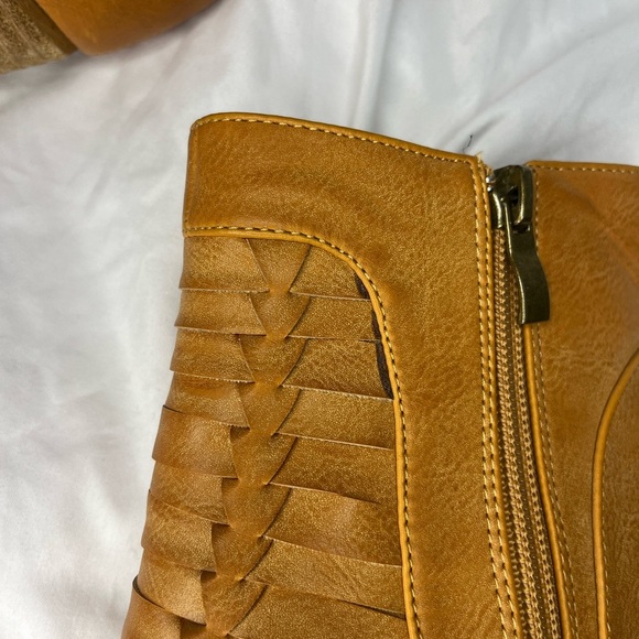 BEAST Fashion Tan Block Heel Booties – Size 9 👢 - Picture 4 of 7
